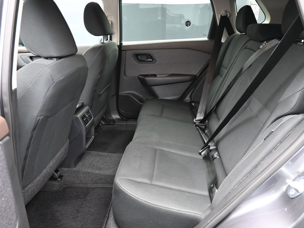Used 2023 Nissan Rogue S AWD/4WD image 12