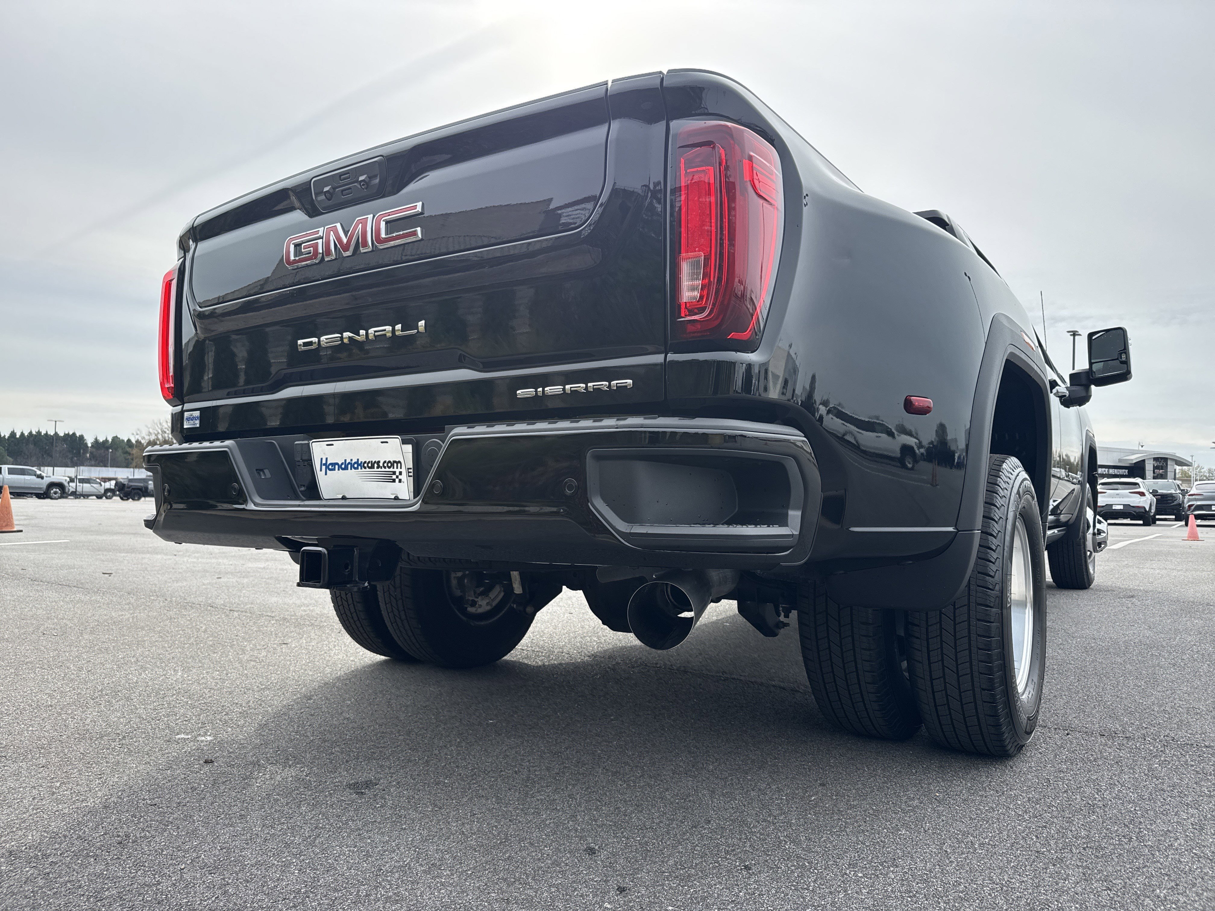 Used 2023 GMC Sierra 3500 Denali w/ Denali Ultimate Package image 10