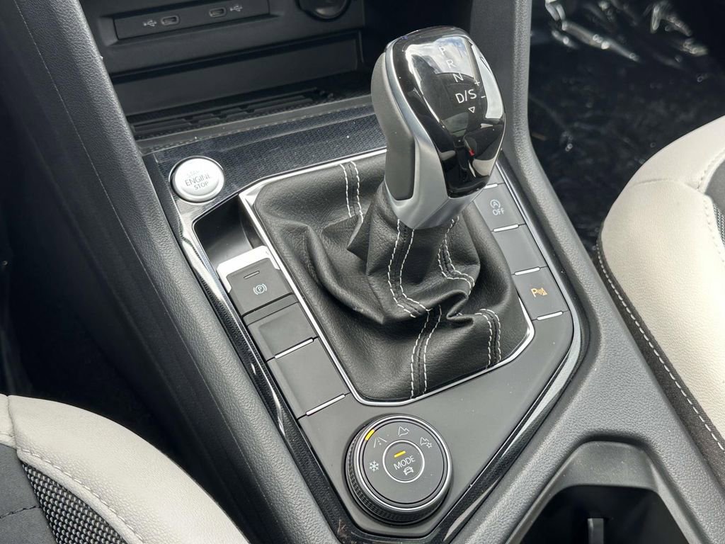New 2025 Volkswagen Taos SE AWD/4WD image 23