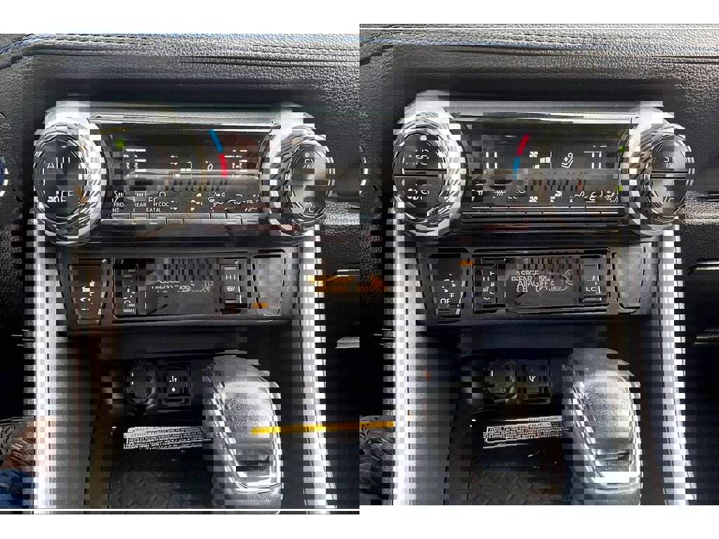 Used 2020 Toyota RAV4 XSE image 25