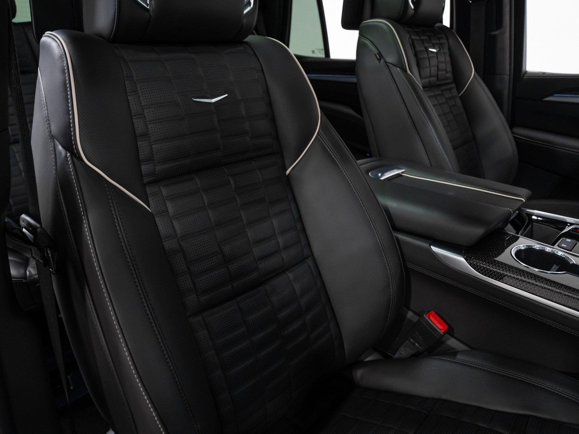 Used 2025 Cadillac Escalade V w/ LPO, ONYX Package AWD/4WD image 69