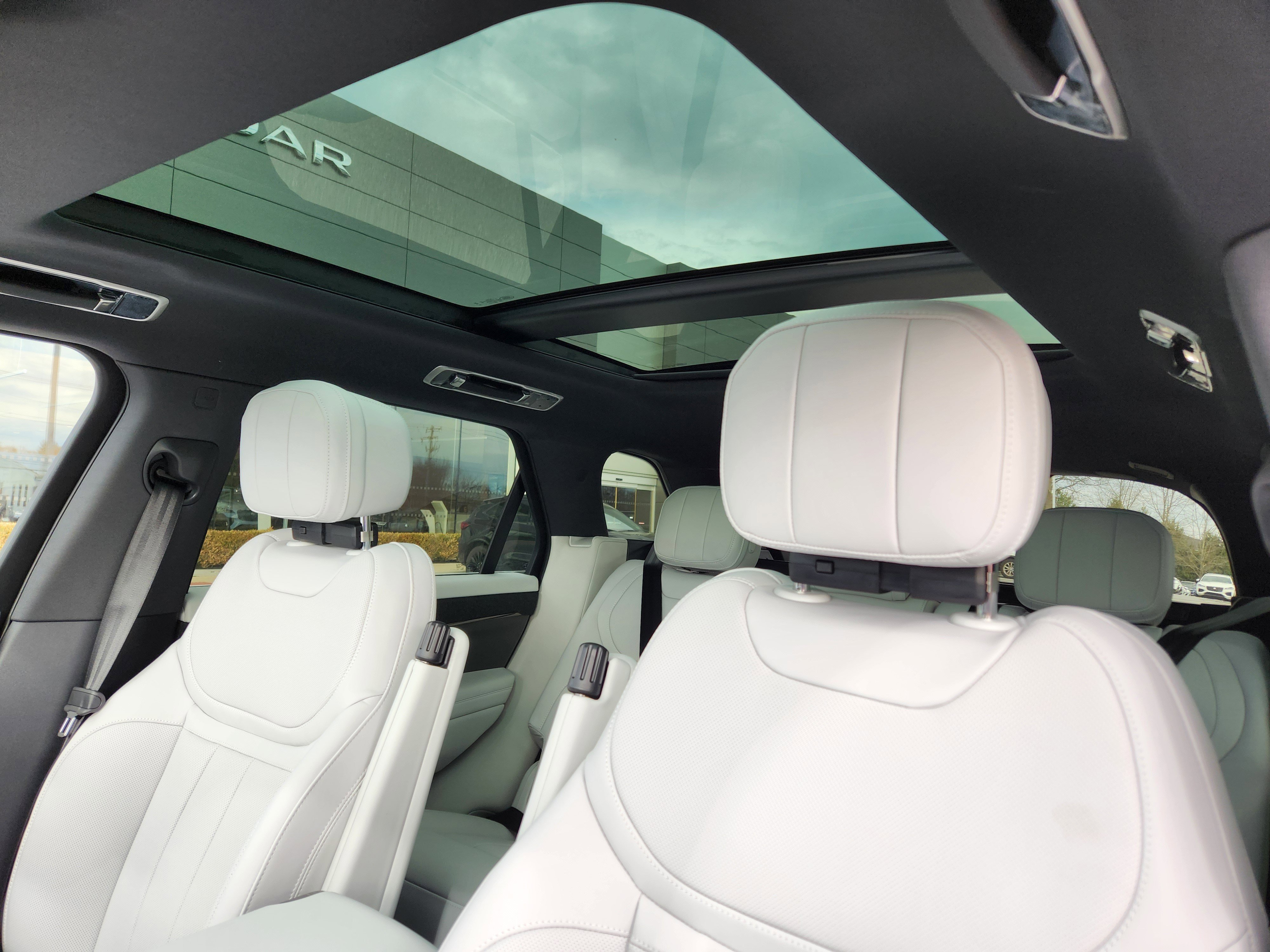 New 2026 Land Rover Range Rover Sport SE AWD/4WD image 9