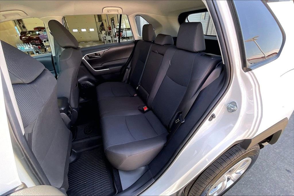 Used 2024 Toyota RAV4 LE AWD/4WD image 26