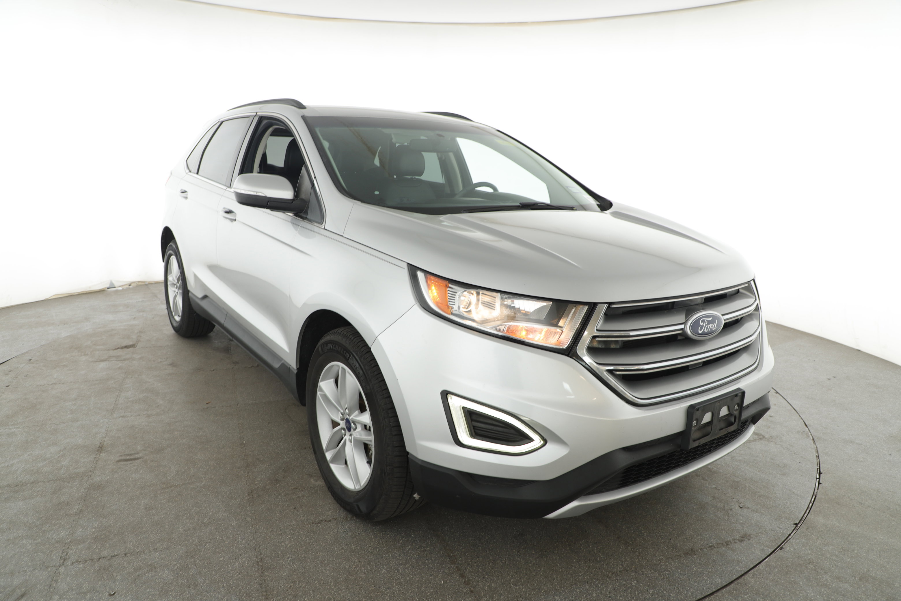 Used 2018 Ford Edge SEL w/ Equipment Group 201A image 3