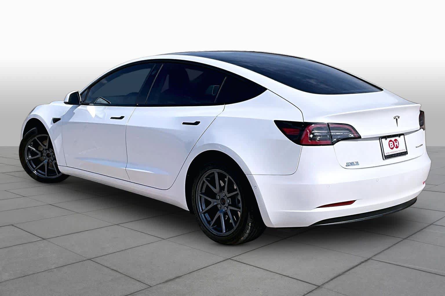 Used 2022 Tesla Model 3 Long Range AWD/4WD image 11