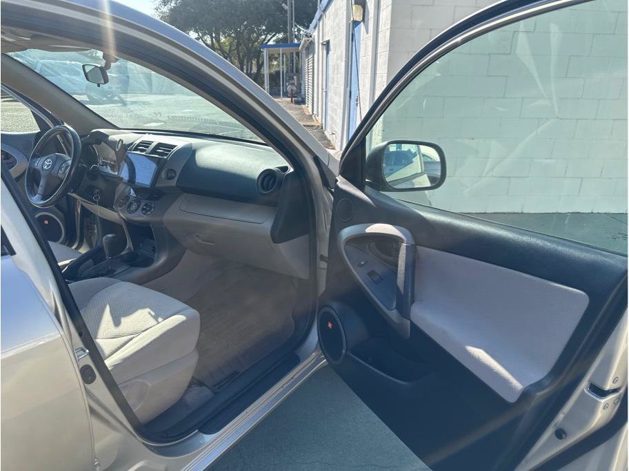 Used 2007 Toyota RAV4 Limited FWD image 25
