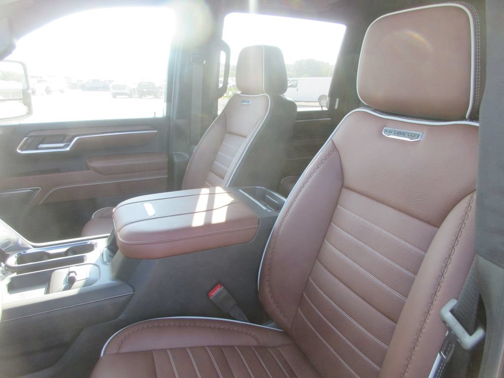 New 2026 GMC Sierra 2500 Denali Ultimate AWD/4WD image 13