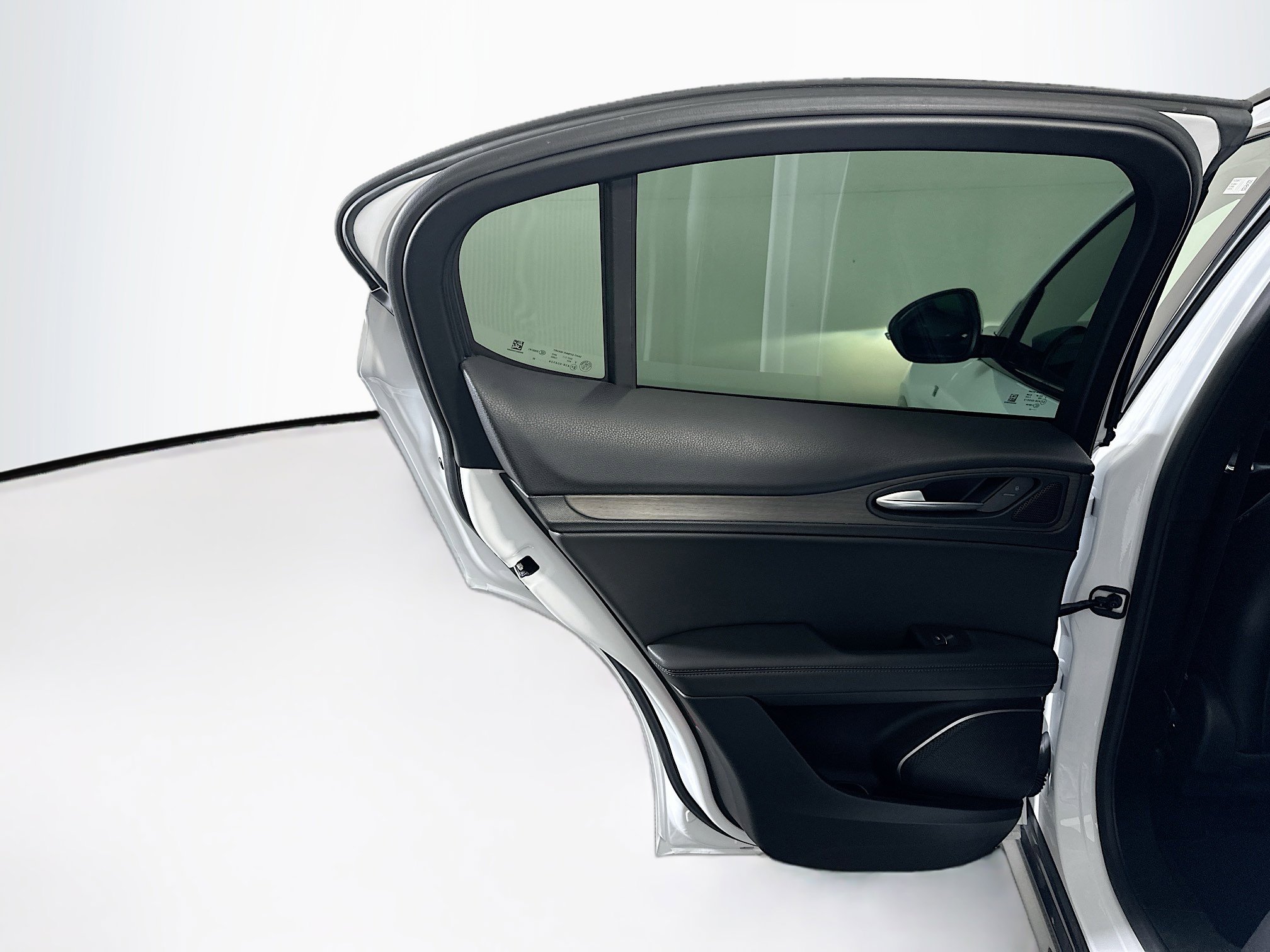 Used 2022 Alfa Romeo Stelvio Ti image 28