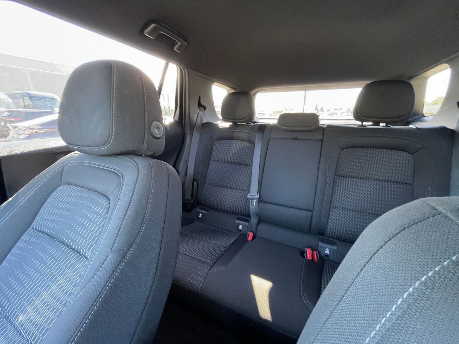 Used 2025 Chevrolet Equinox LT image 40