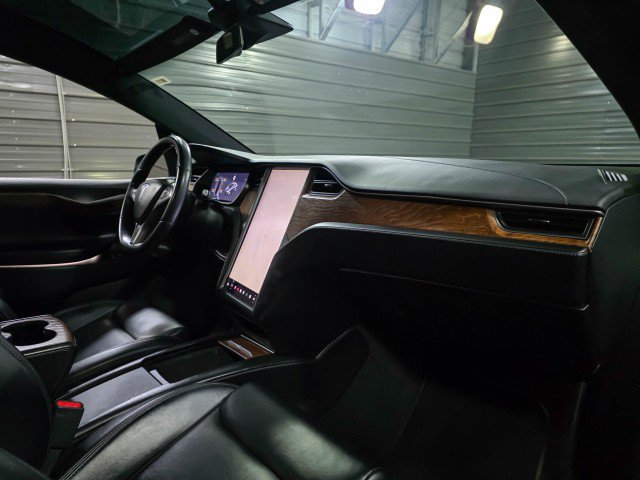 Used 2020 Tesla Model X Long Range image 12