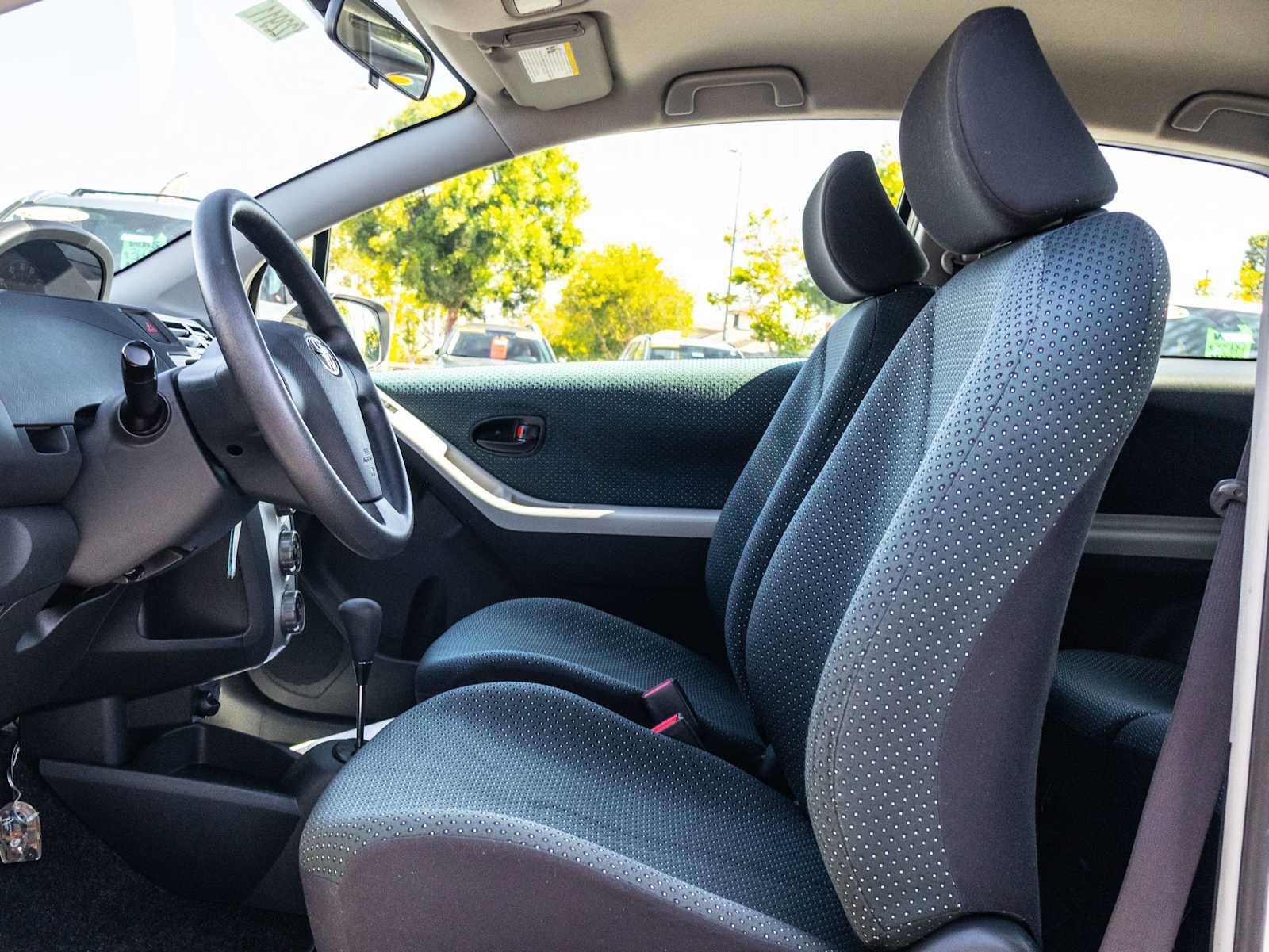 Used 2008 Toyota Yaris 2-Door Hatchback FWD image 15