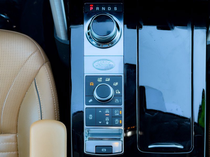 Used 2018 Land Rover Discovery HSE image 27