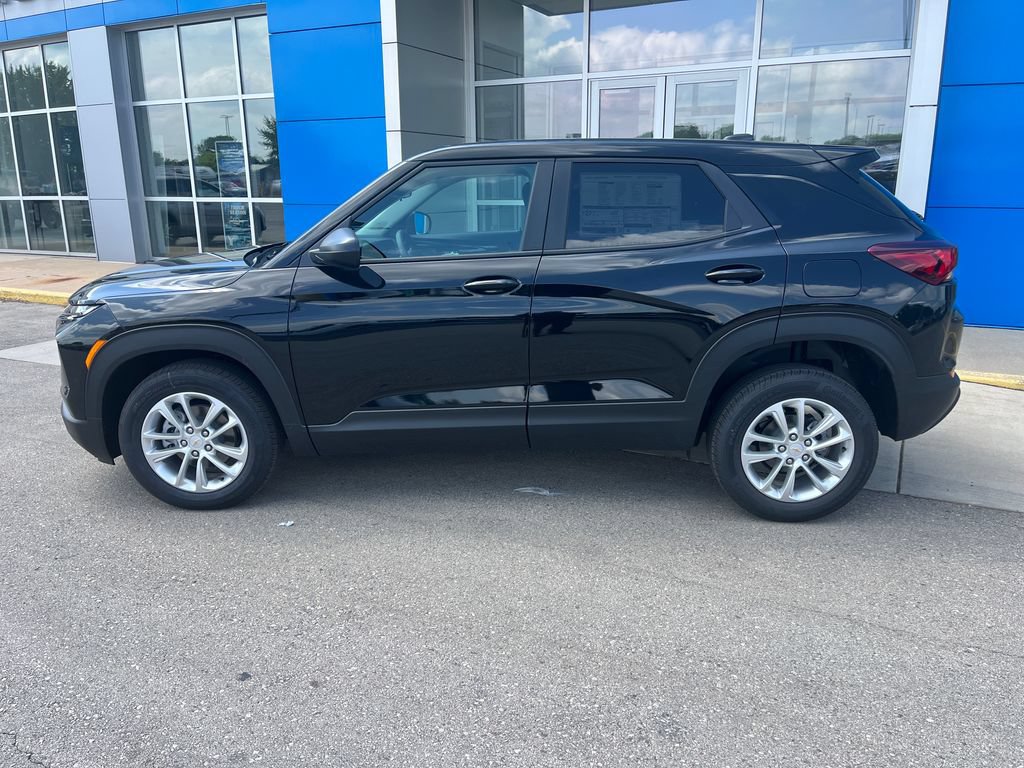 New 2026 Chevrolet TrailBlazer LS w/ LS Convenience Package AWD/4WD image 8
