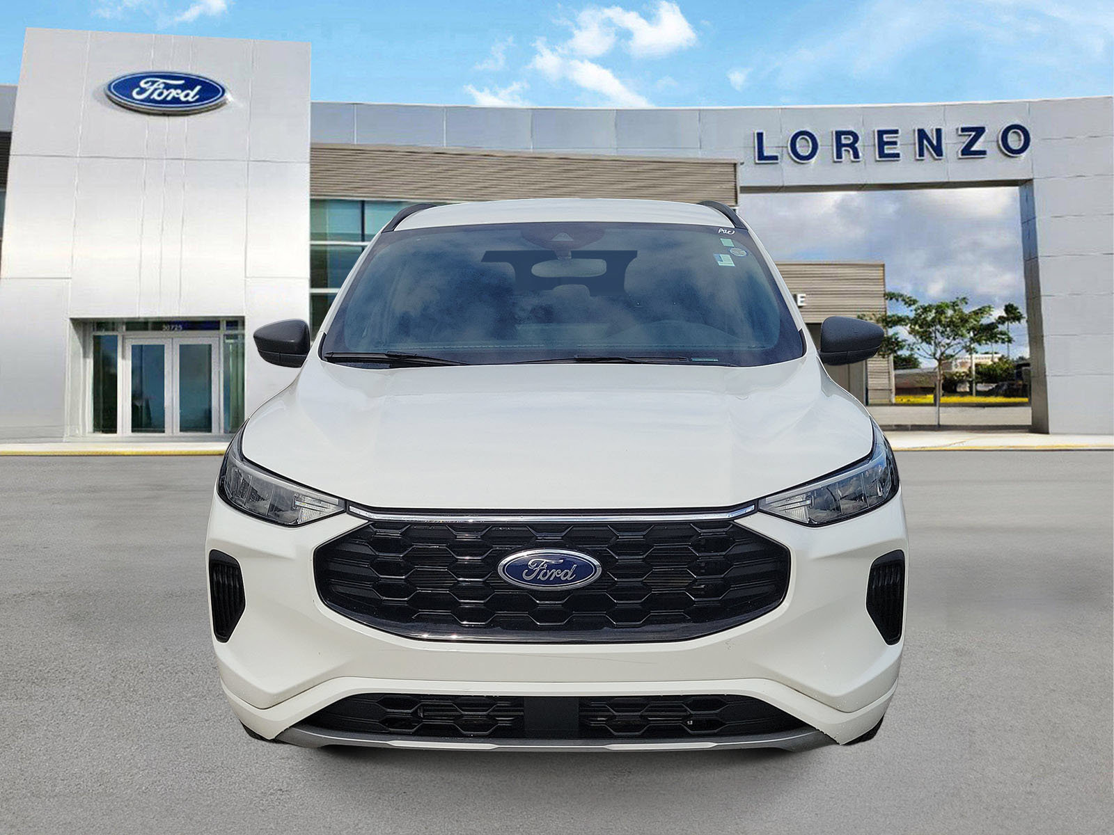 Used 2024 Ford Escape ST-Line w/ Tech Pack #1 FWD image 2