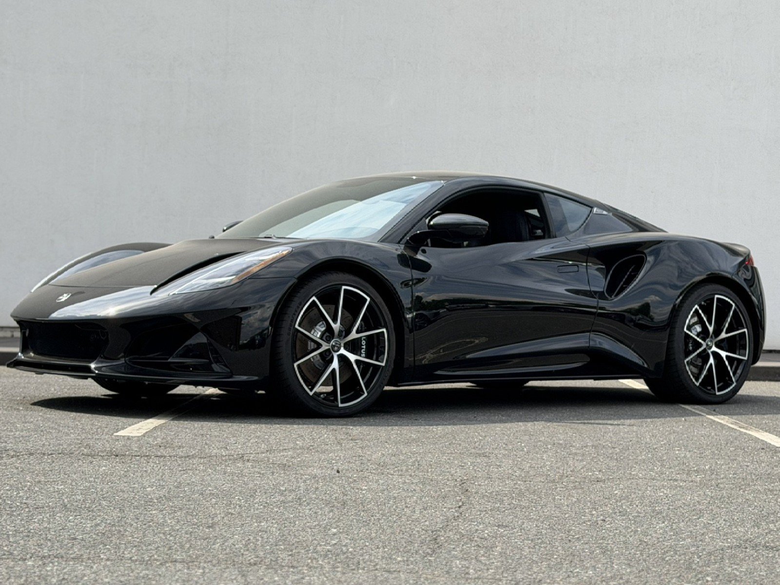 Used 2025 Lotus Emira RWD image 3