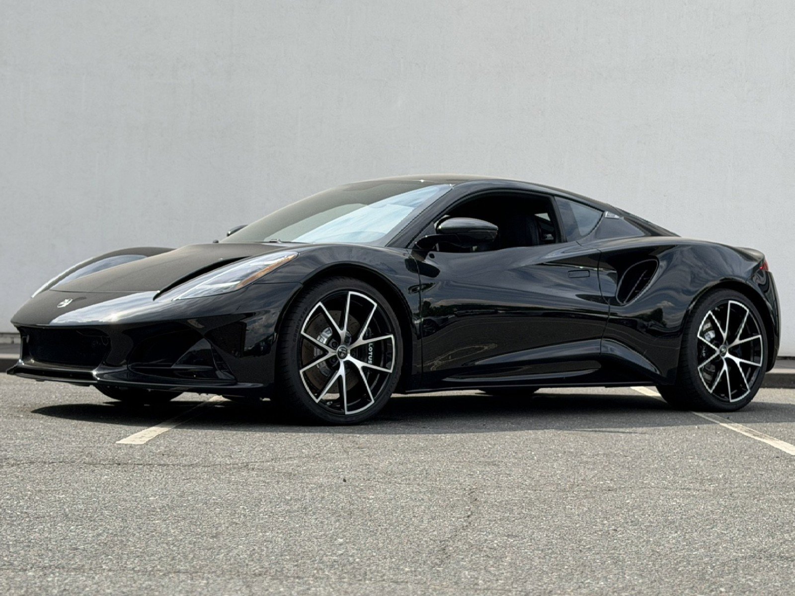 Used 2025 Lotus Emira RWD image 3