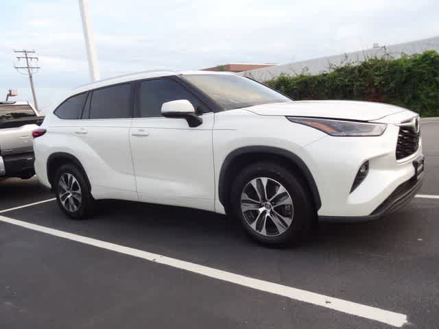 Used 2021 Toyota Highlander XLE FWD image 8