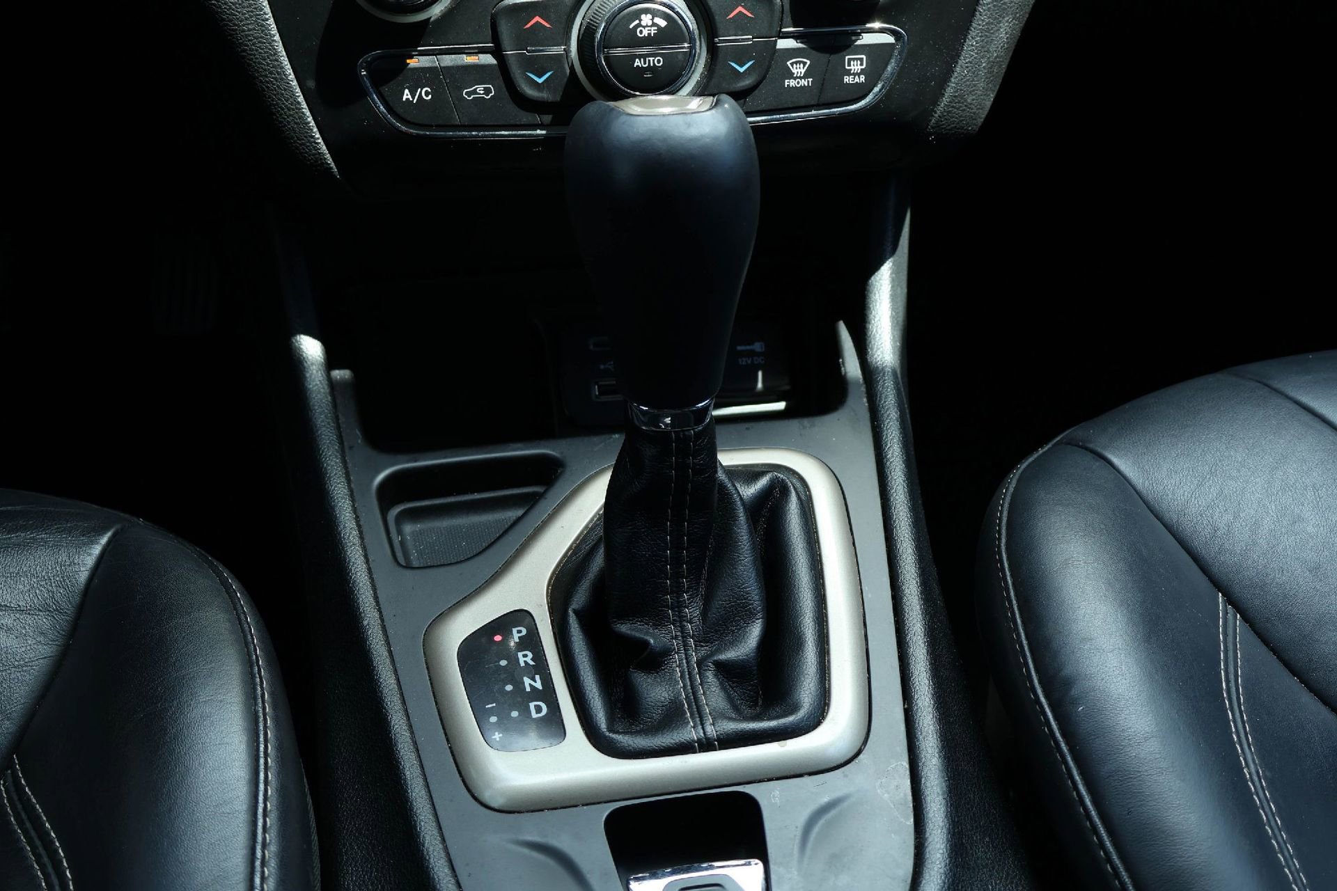 Used 2014 Jeep Cherokee Limited FWD image 17