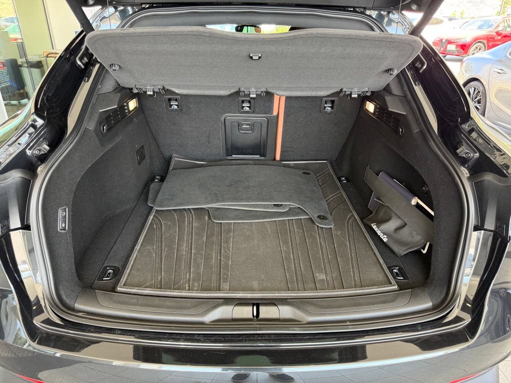 Certified 2022 Maserati Levante GT AWD/4WD image 24