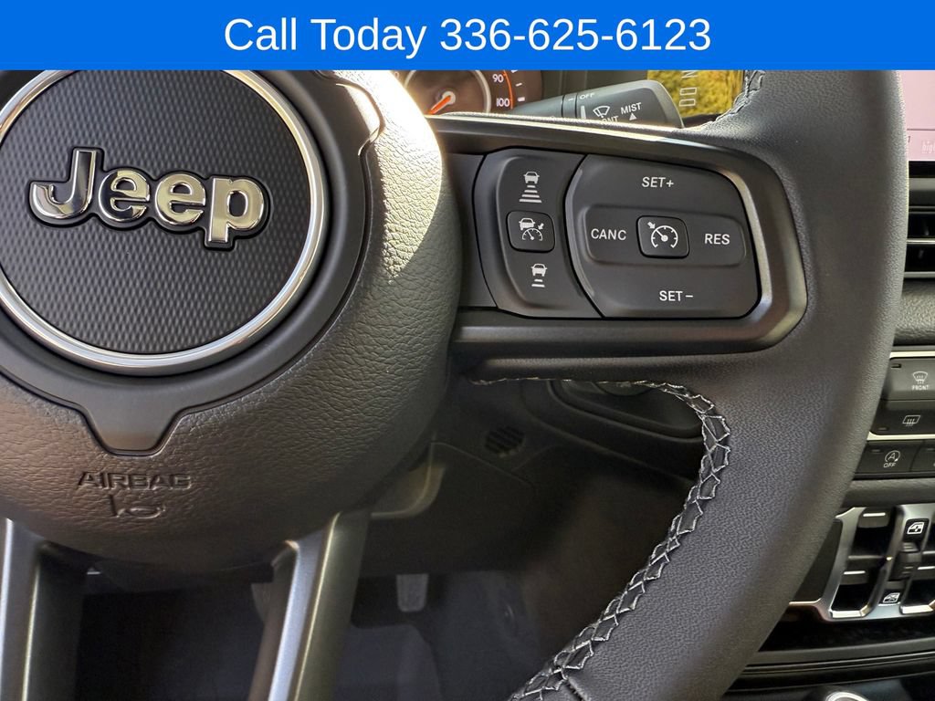 New 2025 Jeep Gladiator Sport AWD/4WD image 18