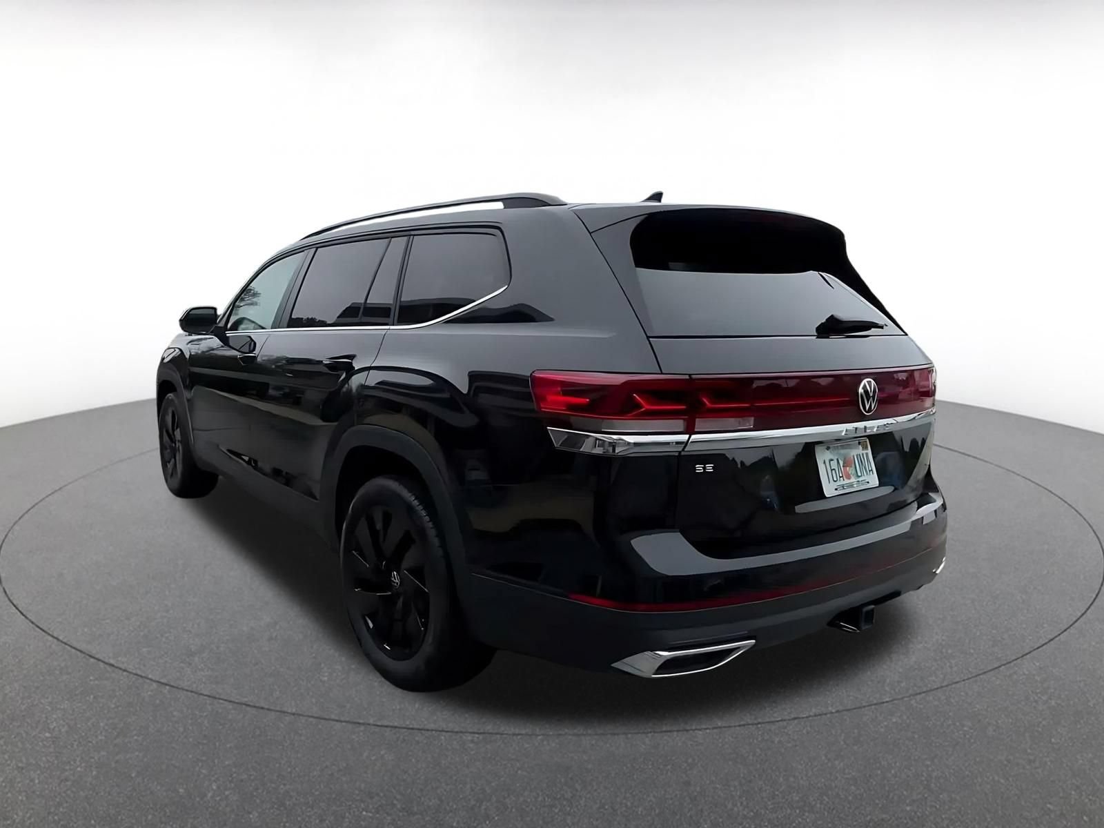 Used 2026 Volkswagen Atlas SE FWD image 9
