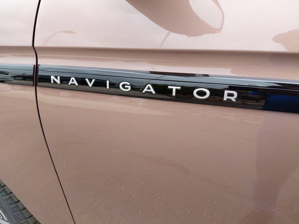 New 2026 Lincoln Navigator L Black Label AWD/4WD image 5