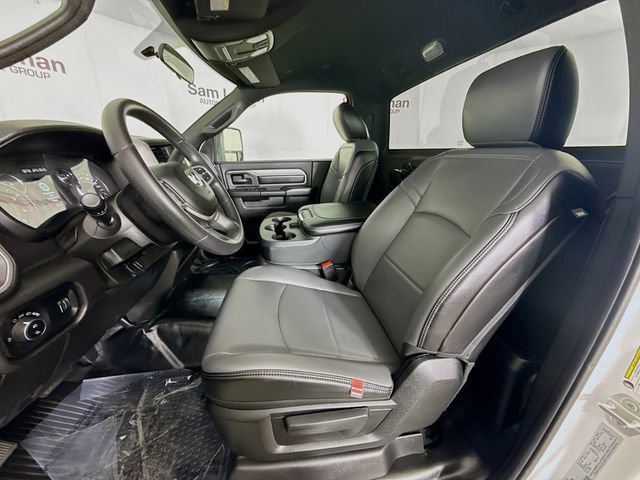 Used 2024 RAM 3500 Tradesman w/ Chrome Appearance Group image 19