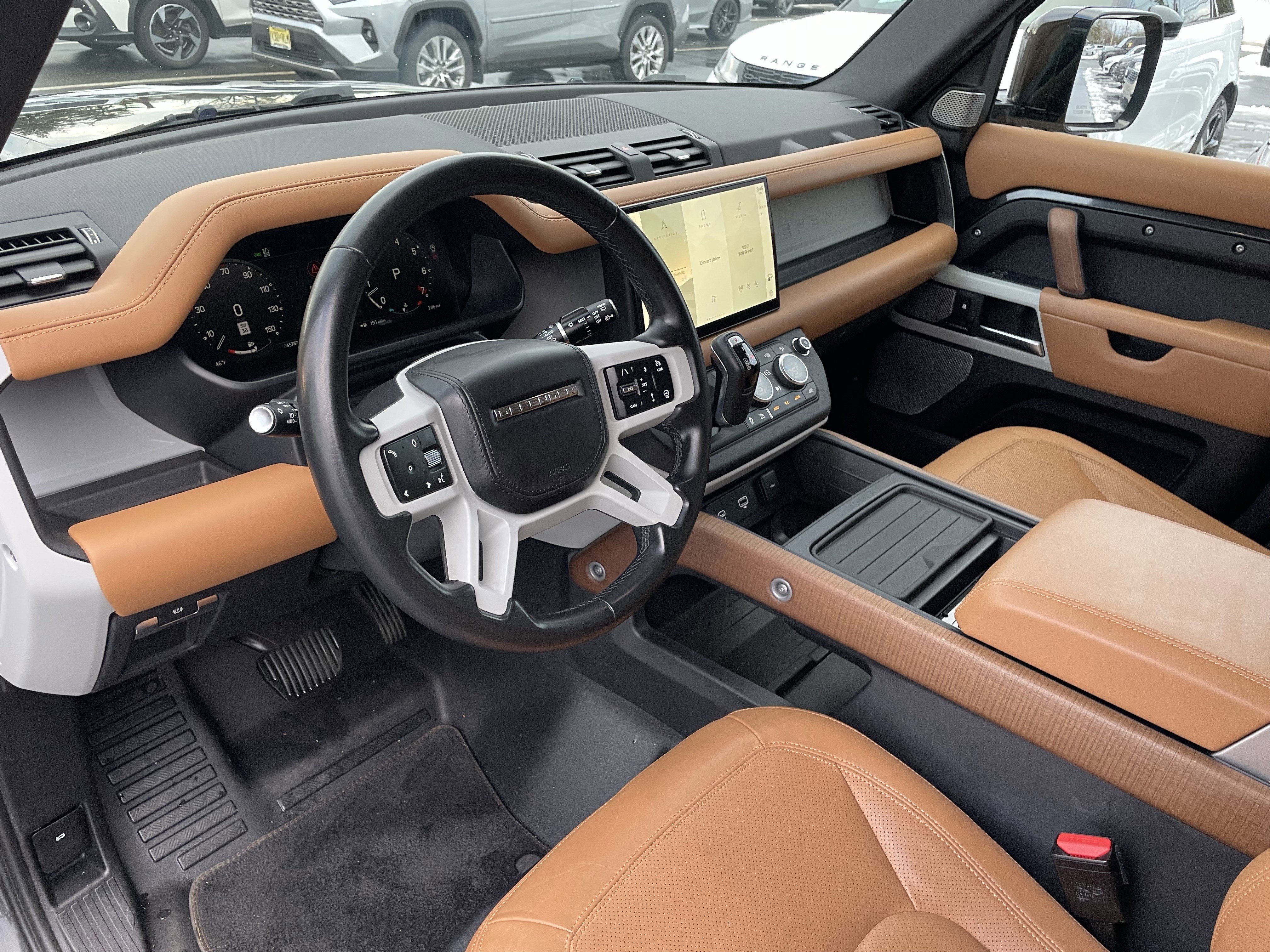 Used 2023 Land Rover Defender 130 First Edition image 13