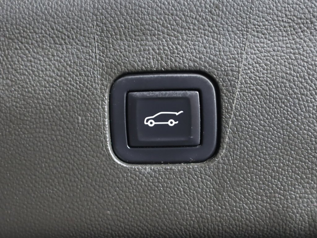 Used 2022 Buick Enclave Essence w/ Experience Buick Package image 57