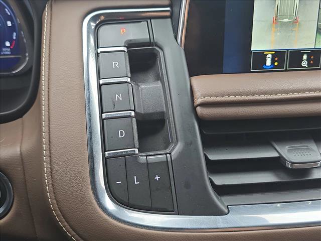 Used 2023 Chevrolet Tahoe High Country AWD/4WD image 12