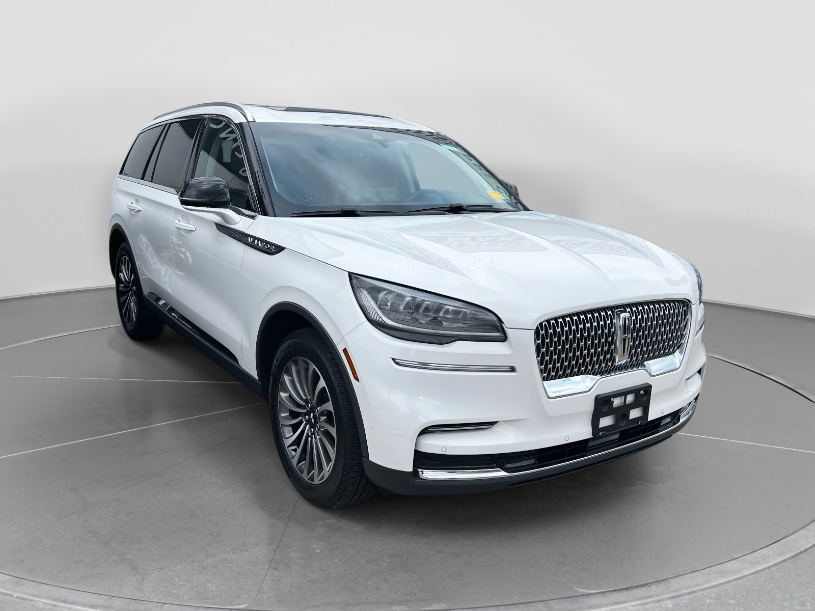 Used 2022 Lincoln Aviator Standard w/ Premium Package image 1