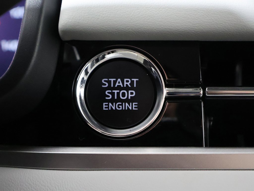 New 2025 Mitsubishi Outlander SE image 43