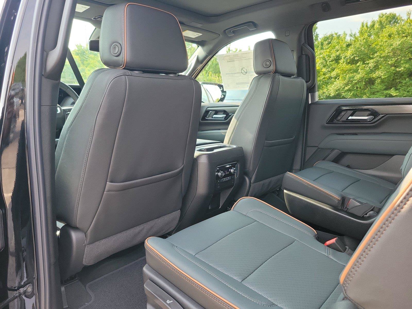 New 2026 GMC Yukon XL AT4 AWD/4WD image 15