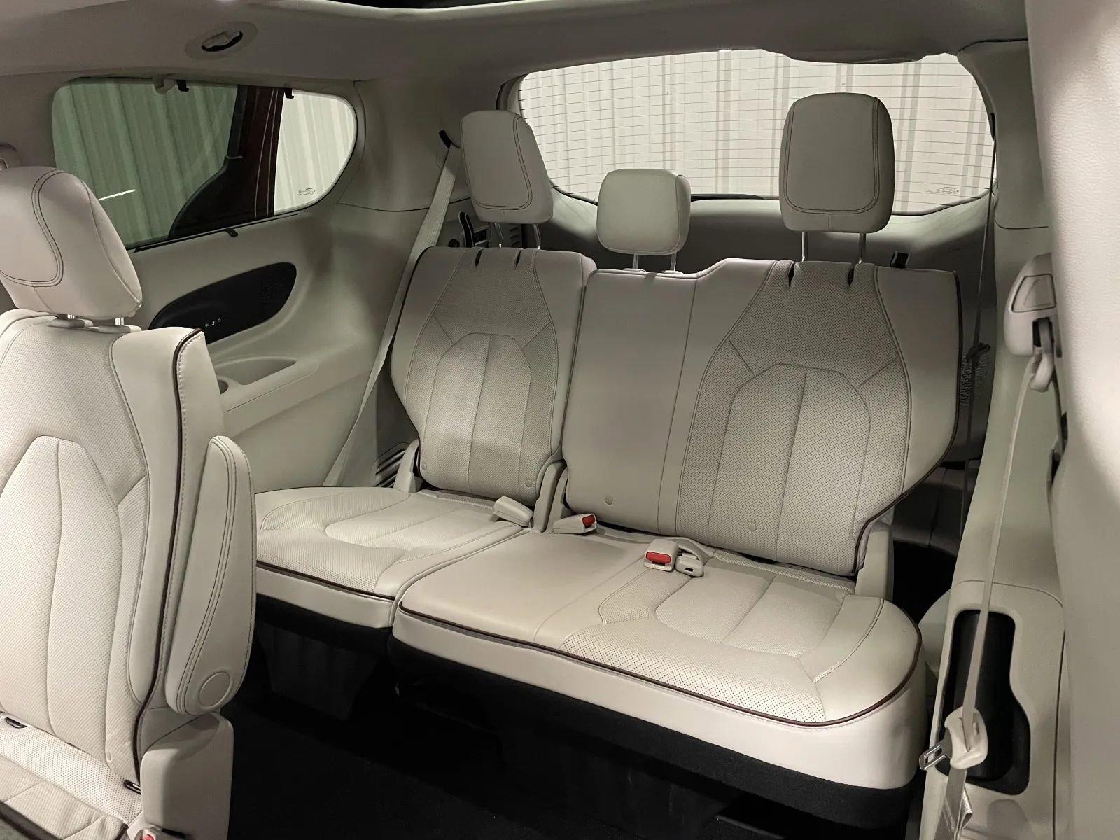 Used 2019 Chrysler Pacifica Limited w/ Tire & Wheel Group image 41