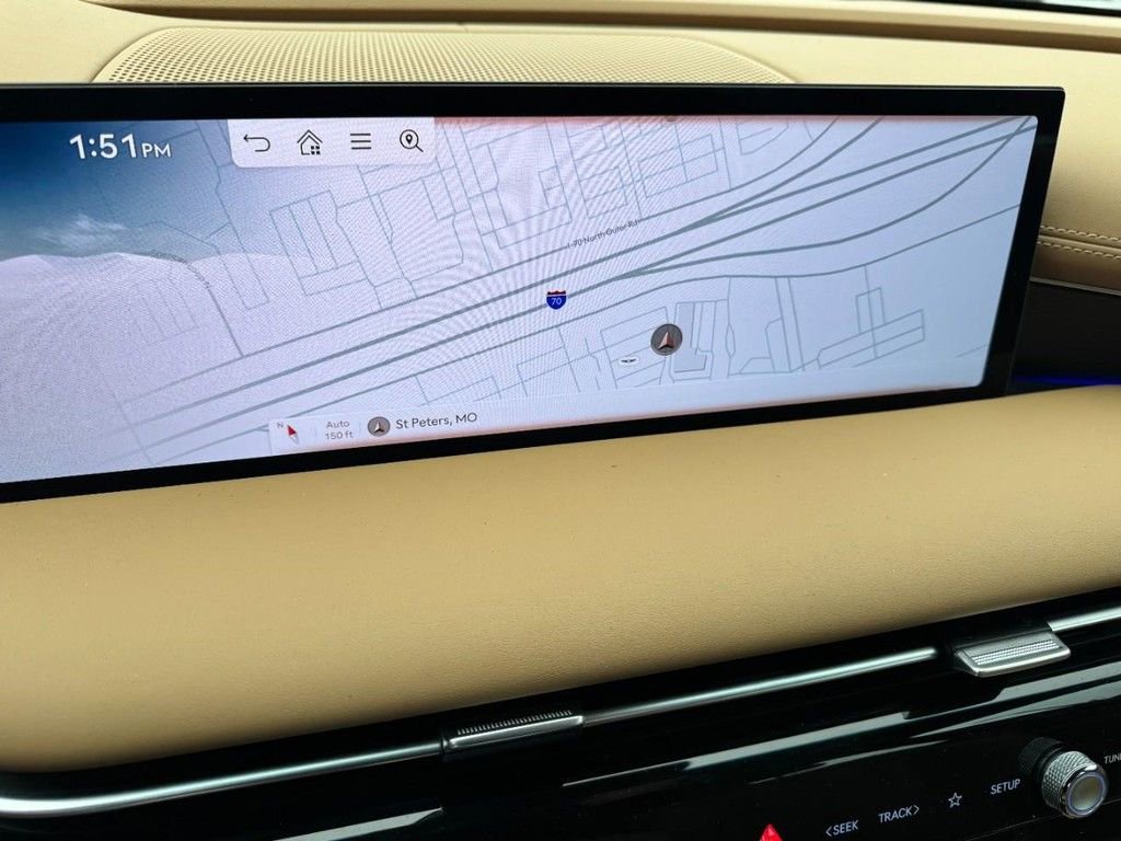 Certified 2025 Genesis G80 2.5T image 21