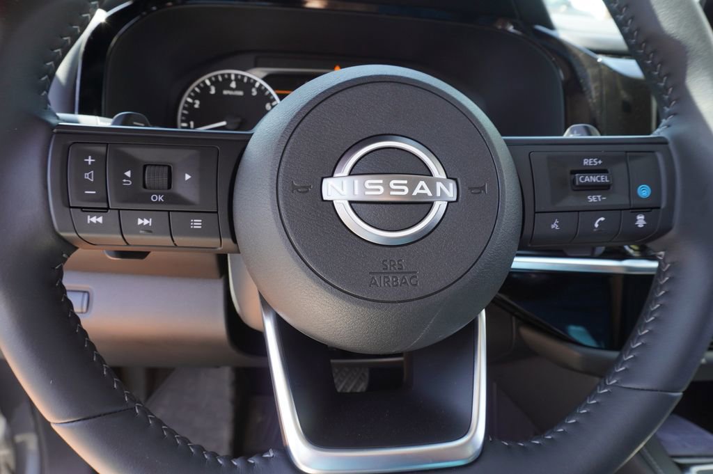 New 2025 Nissan Pathfinder SV image 18