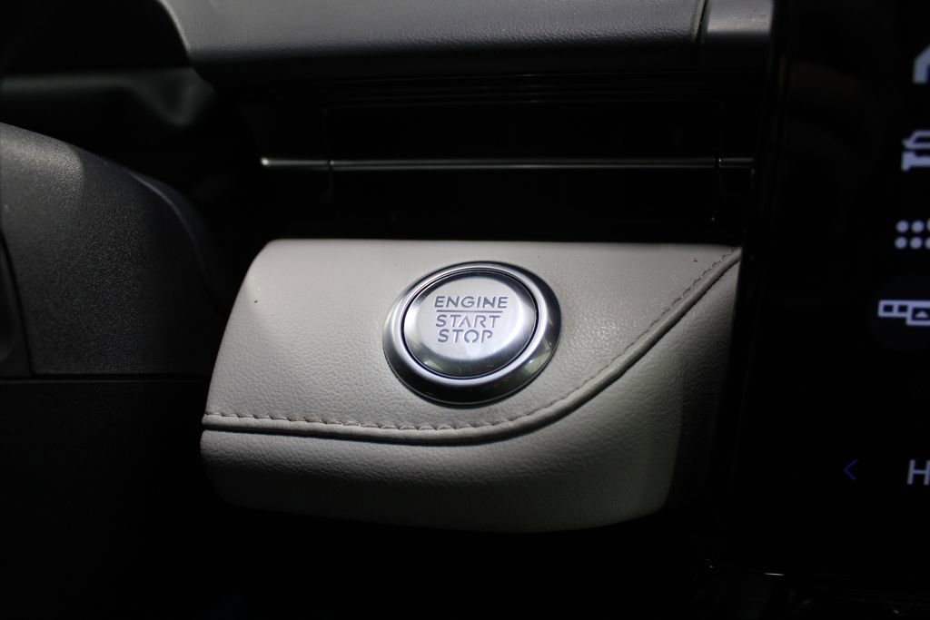 Used 2024 Lincoln Nautilus Reserve image 32