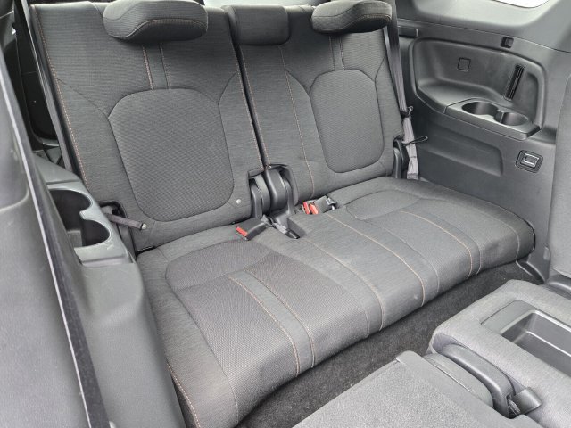 Used 2025 Honda Pilot Sport image 15