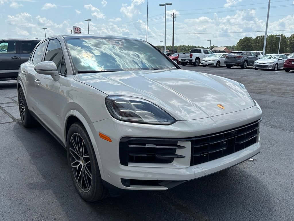 Used 2024 Porsche Cayenne S AWD/4WD image 38
