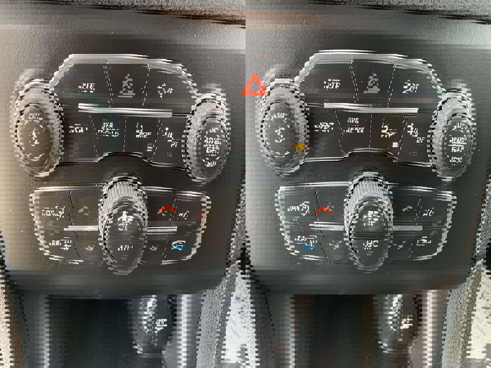 Used 2017 Dodge Charger R/T image 25