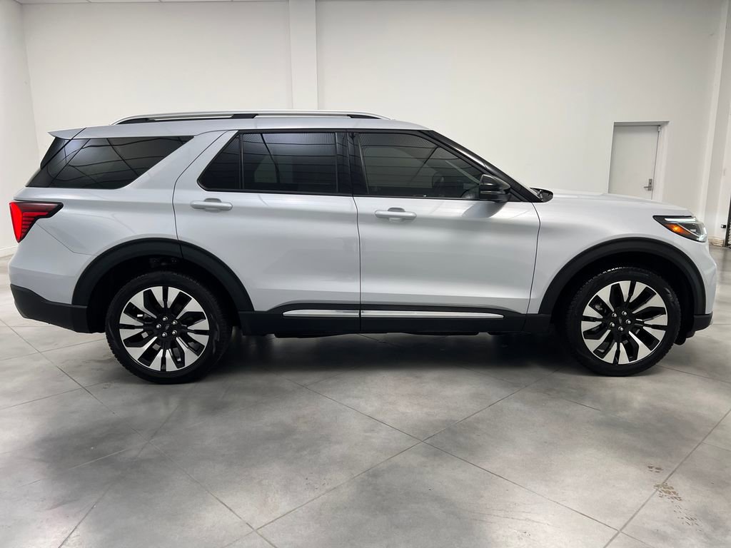 Used 2025 Ford Explorer Platinum w/ LUX Leather Package AWD/4WD image 8