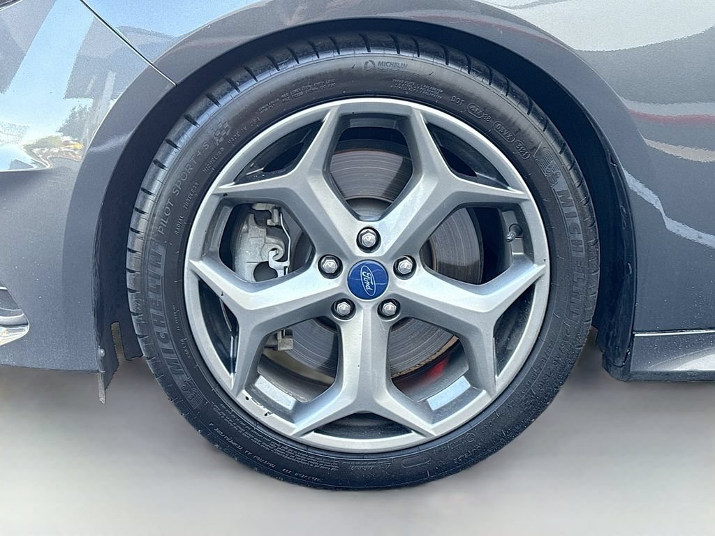 Used 2017 Ford Focus ST FWD image 28