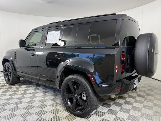 Used 2025 Land Rover Defender 110 X-Dynamic SE AWD/4WD image 4