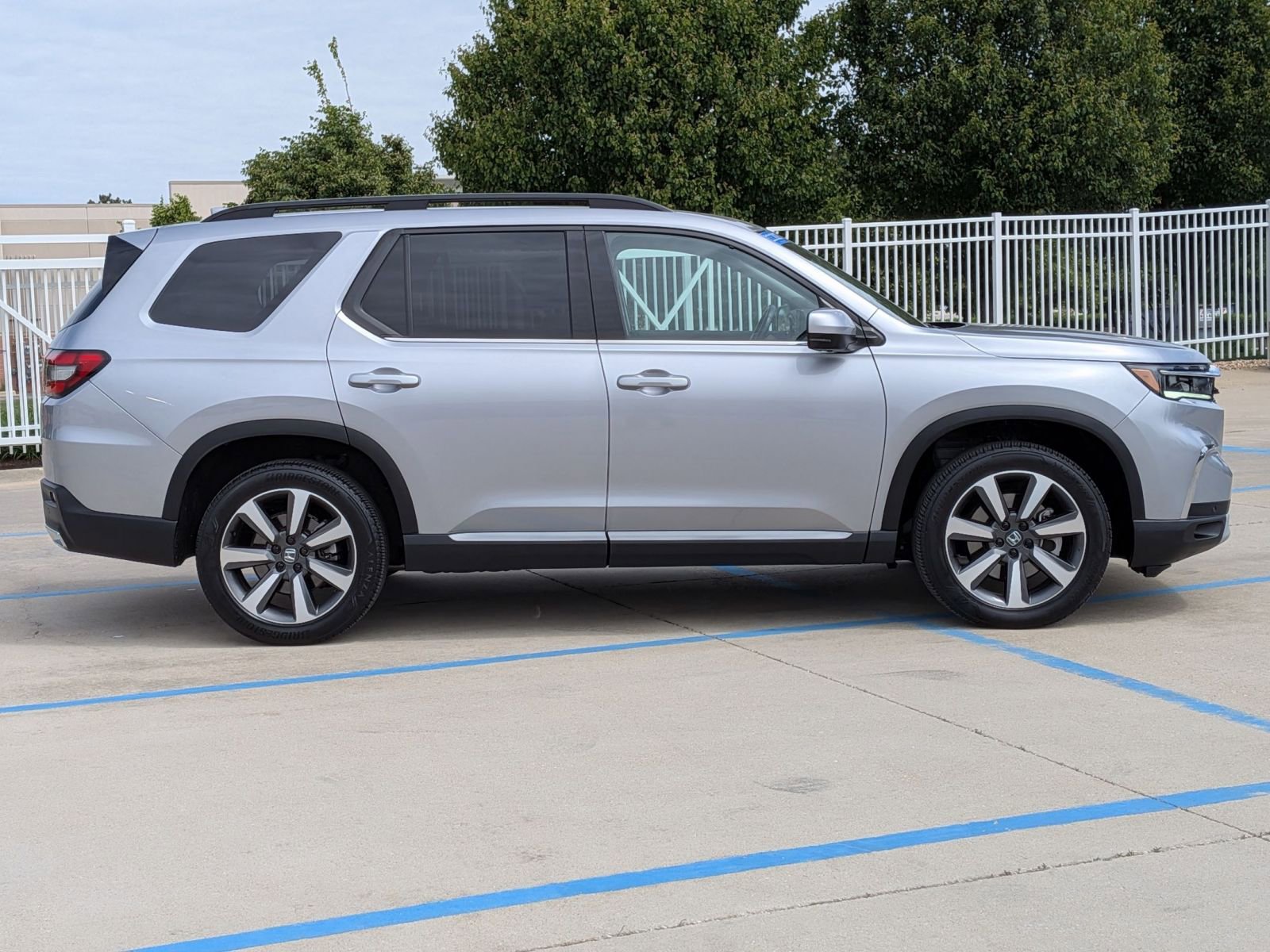 Used 2023 Honda Pilot Elite image 5