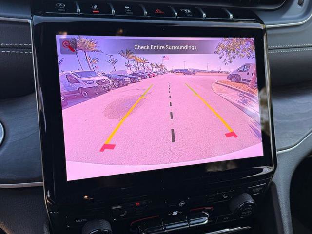 Certified 2025 Jeep Grand Cherokee Limited image 14