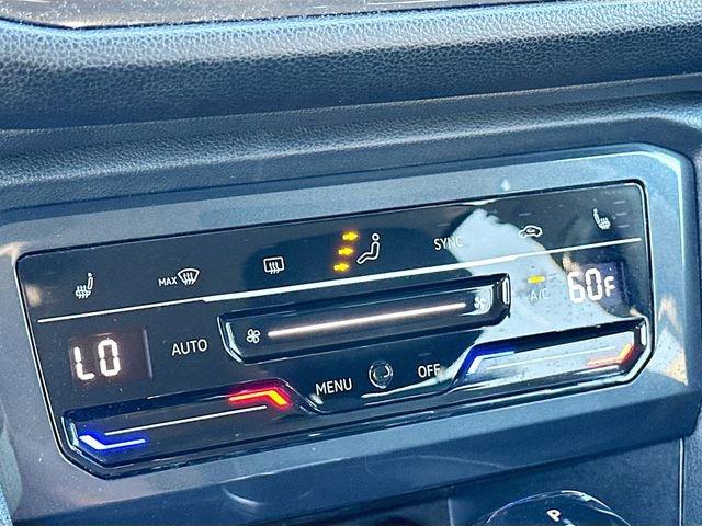 Used 2024 Volkswagen Tiguan SE image 19