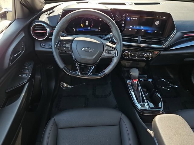 Used 2025 Chevrolet Trax RS w/ Sunroof Package image 9