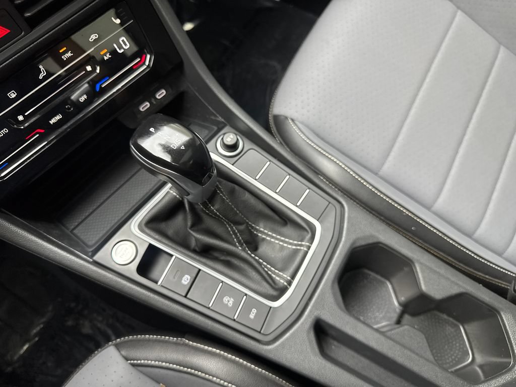 Used 2025 Volkswagen Jetta SE FWD image 66