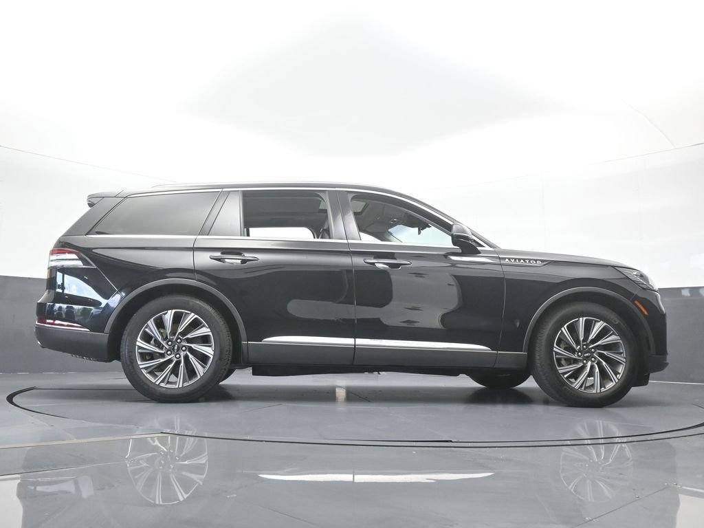 Used 2025 Lincoln Aviator 2WD image 57
