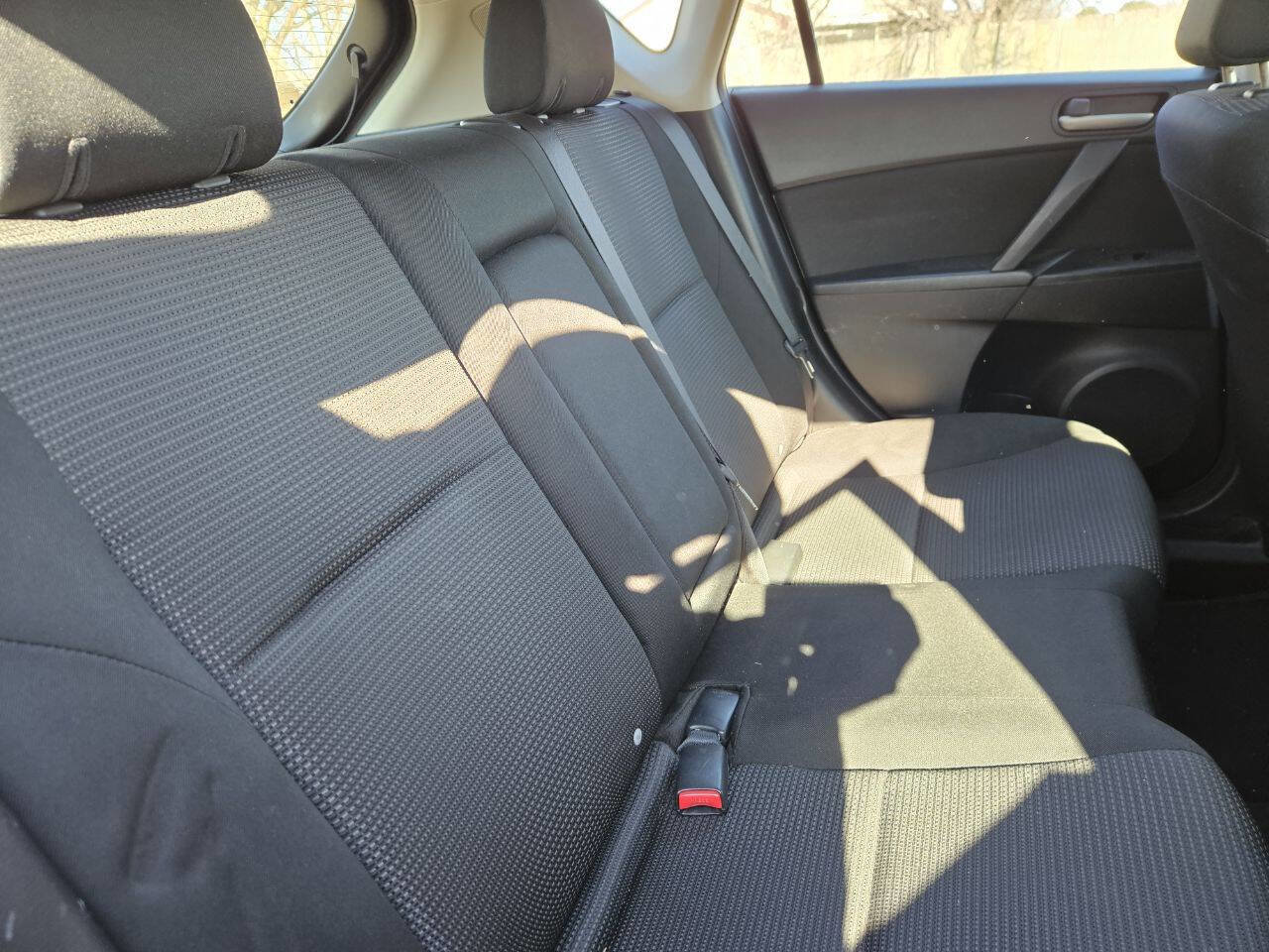 Used 2012 MAZDA MAZDA3 i Touring image 14